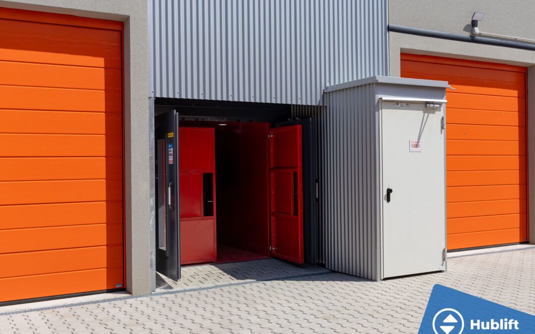 Zwei Lastenaufzüge für Selfstorage Speicher Box
