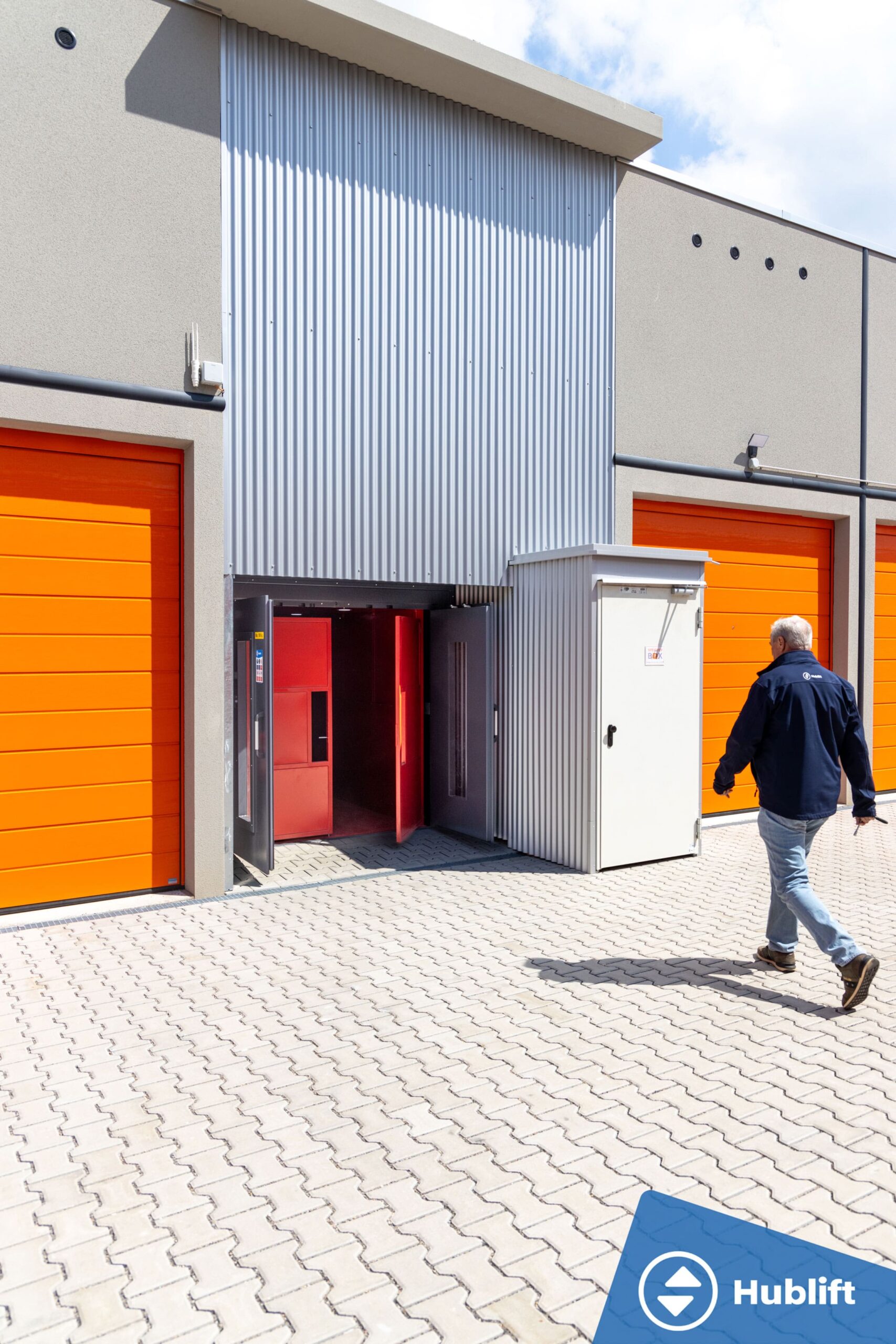 Goederenlift voor self storage - Deur open